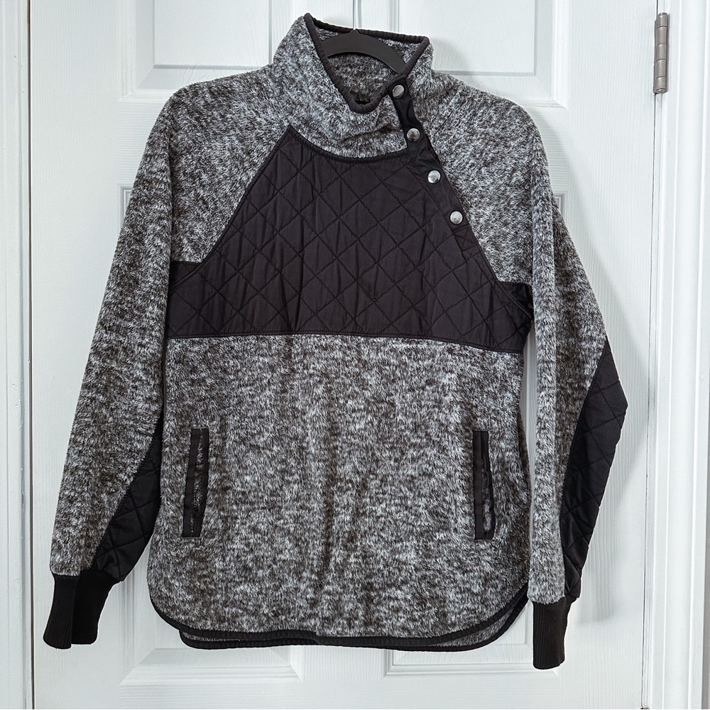 A&F | Asymmetrical Button Up Sherpa Jacket | S